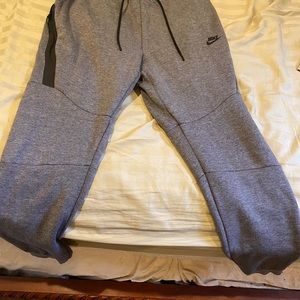 Nike tech fleece joggers